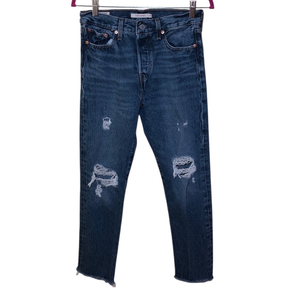 Levi’s Wedgie Straight Jeans Distressed size 26